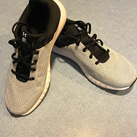 Under Armour Shoes - New Under Armour Sneakers Size 9